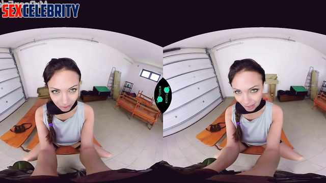 Lara Croft (Angelina Jolie) VR Porn