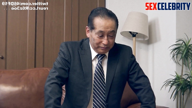 Old grandfather riding Minami Hamabe (日本人浜辺美波) [PREMIUM]