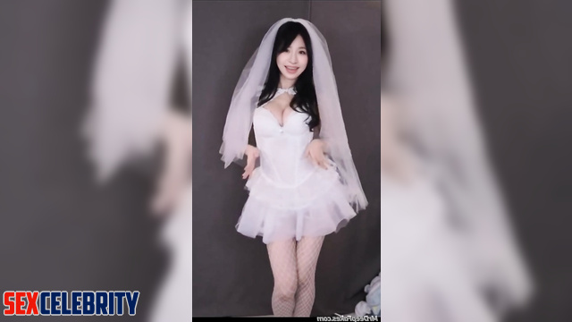 Sexy babe dancing in wedding dress - fake Cyndi Wang (王心凌 智能換臉)