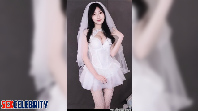 Sexy babe dancing in wedding dress - fake Cyndi Wang (王心凌 智能換臉)