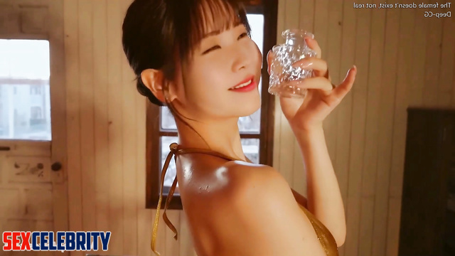 Sexy babe oils up her hot body - IU (이지은 가짜 포르노) fake