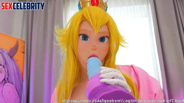 Princess Peach loves fuck with cocks and dildos - real fake