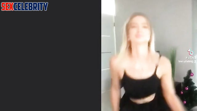 Curvy blonde Gensyxa dancing naked on camera - deepfake