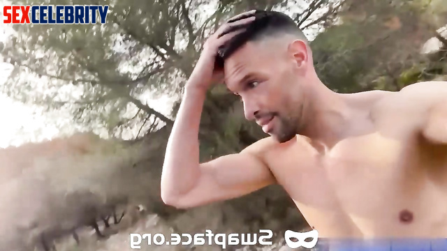 [A.I.] Chris Konopka walks naked along the beach to masturbate