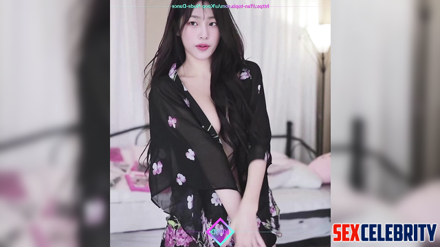 Sexy brunette Minji (민지 뉴진스) works on camera so hot - real fake