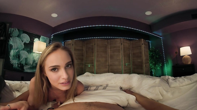 VR deepfake porn with sexy teen blondie Natalie Portman