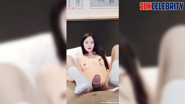 Pov hotel footjob in cute white socks (슈화 섹스 장면) Shuhua deepfake video