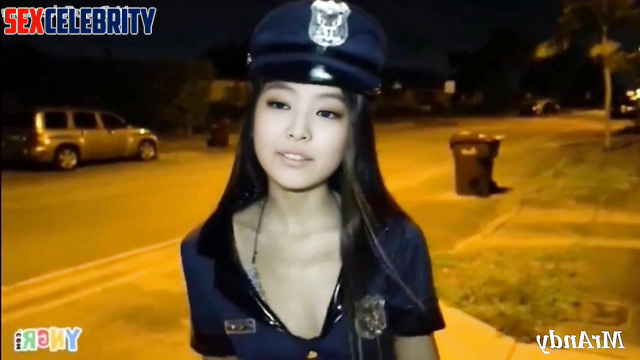 블랙핑크 제니 딥페이크 Korean idol Jennie in police costume fucks with a guy