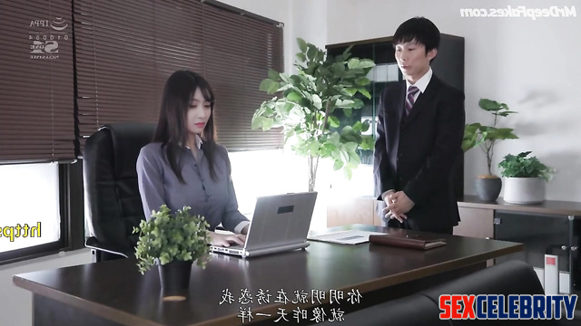 Victoria Song needs some sexy break at the office 宋茜 人工智能