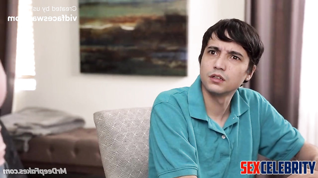 Fake - Ana de Armas saw her brother's penis for the first time