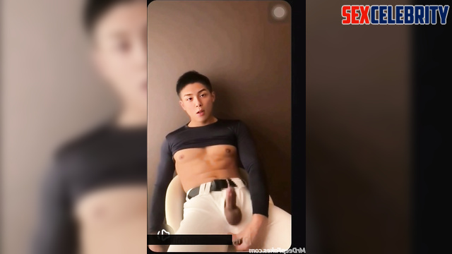 Hot solo ai scene - handsome Leo Wu try to cum // 吴磊 深度伪造视频