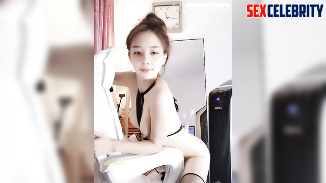 Chinese star 王冰冰/Wang Bingbing dances for me nude in video call 中国人