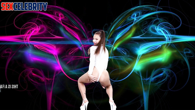 Hot Fake Striptease by K-pop Star Yeji // 있지 예지 가짜 포르노