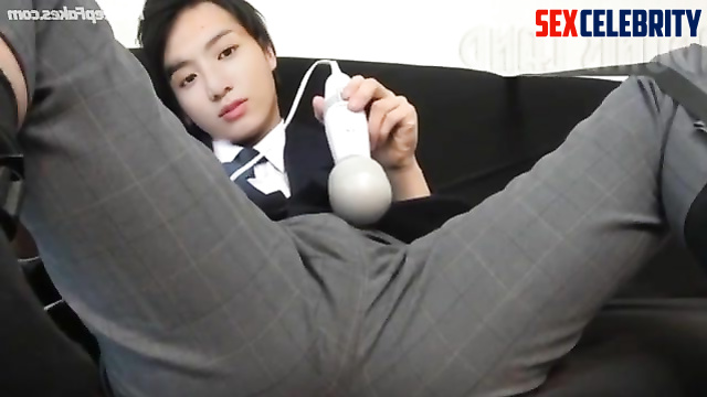 BTS Jungkook anal play ends with massive cumshot - AI (정국 방탄소년단 게이 인공 지능)