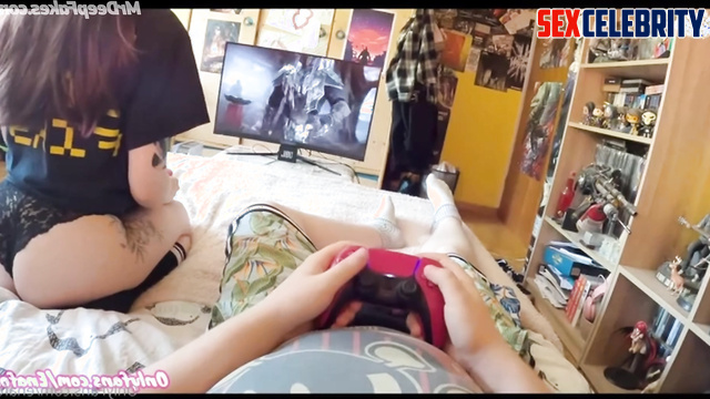 Aria Saki will fuck as soon as she get tired of playing the console, AI