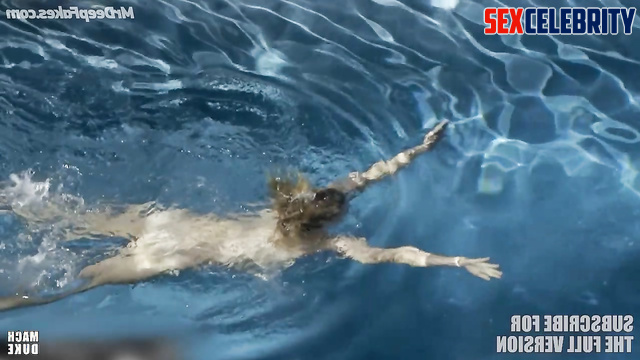 Woman with milky skin likes to have fun with blacks, ai Amanda Seyfried