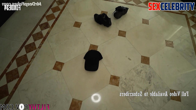 Hot bathroom sex scenes - they did it twice / Margot Robbie