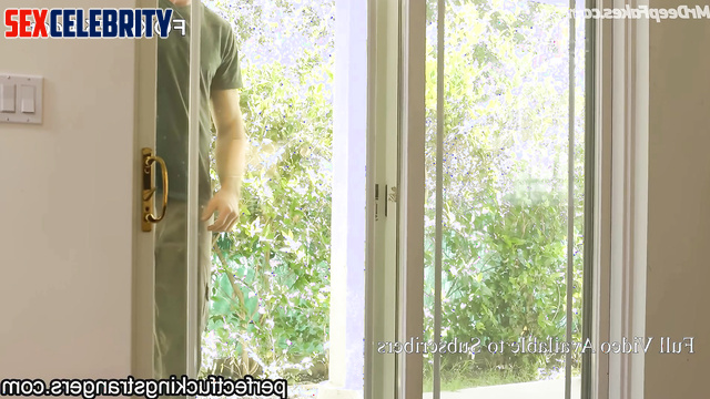 Look at her face, she's really having an orgasm / Lauren Cohan adult tape