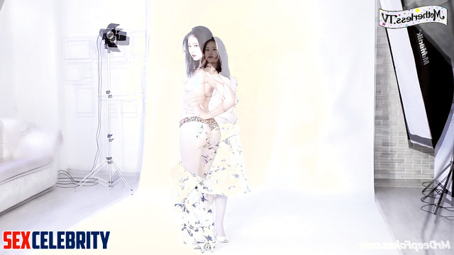 Her pussy was photographed from different angles, fake Minju (김민주 아이즈원)