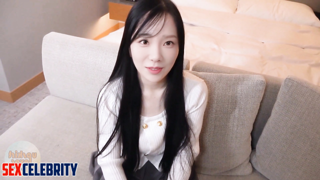 Pretty Taeyeon SNSD wants to give you best feelings / real fake 태연 가짜 포르노