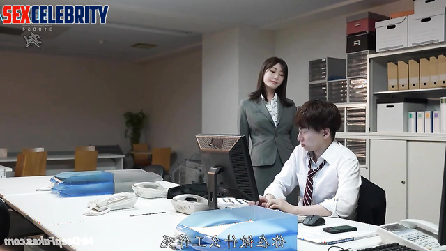 Bossy bitch humiliates young stud - Zhang Tian'ai (张天爱 智能換臉)