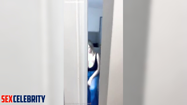 Nobody asked her huge boobs - Kate Winslet pov ai scenes