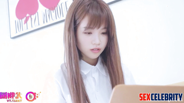 Schoolgirl jumps on a dick so clumsily / Chaewon (채원 아이즈원 르세라핌) fakeapp