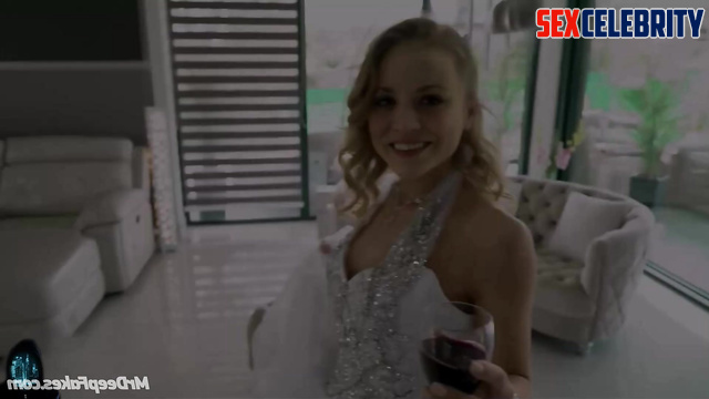 Photosession with naughty Kaley Cuoco ends in very adult style