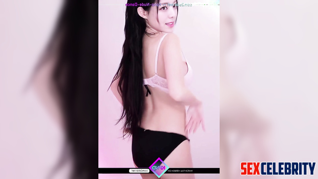 Playful brunette dancing funny for you - fakeapp Yuna 신유나 있지