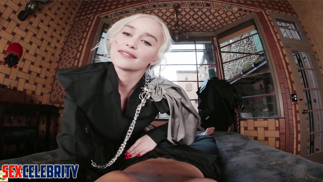Boyfriend of Emilia Clarke gets the best from her sex goddess [vr porn]