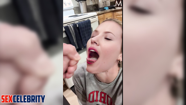 She always eats sperm as dessert / Scarlett Johansson in deepfake erotic