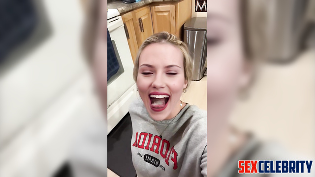 She always eats sperm as dessert / Scarlett Johansson in deepfake erotic