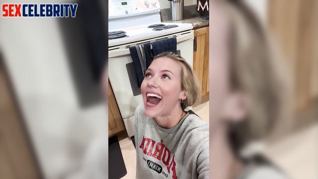 She always eats sperm as dessert / Scarlett Johansson in deepfake erotic