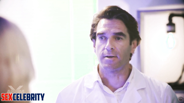 Chloe Grace Moretz was seduced by lascivious doctor - smart face change