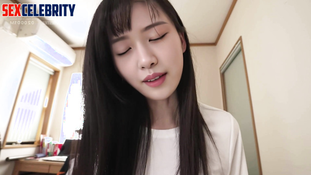 안유진 아이브 아이즈원 Yujin jumping on your dick in her boyfriend's t-shirt, A.I.