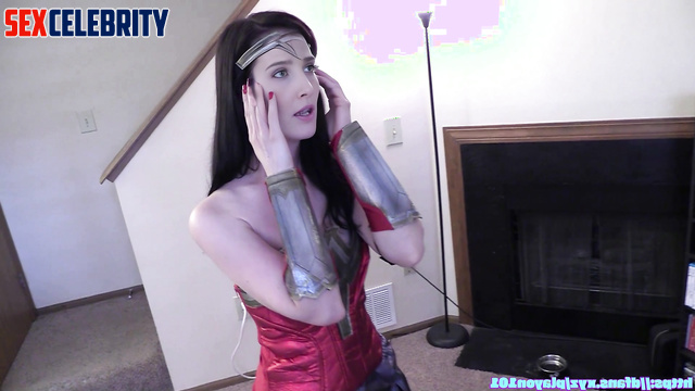 Cobie Smulders was hypnotized and dressed up in an interesting suit, ai