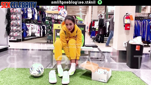 Alba Flores - Changing Clothes in the Store and Showing my Boobs, face swap
