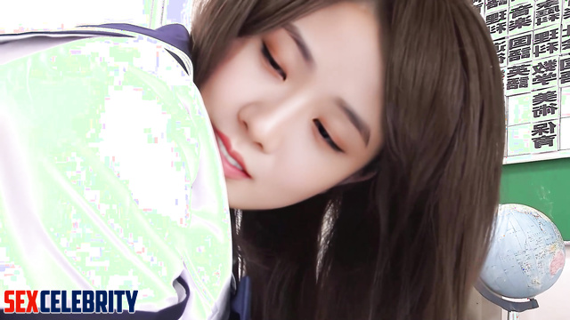Student Jisoo fake gets fucked on her desk in class by her own teacher 지수 블랙핑크