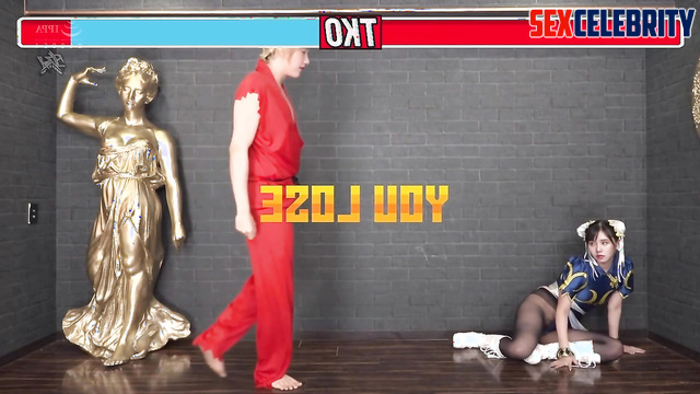 Guy played with her horny body dirty / Liu Shishi (刘诗诗 充满激情的性爱) fakeapp