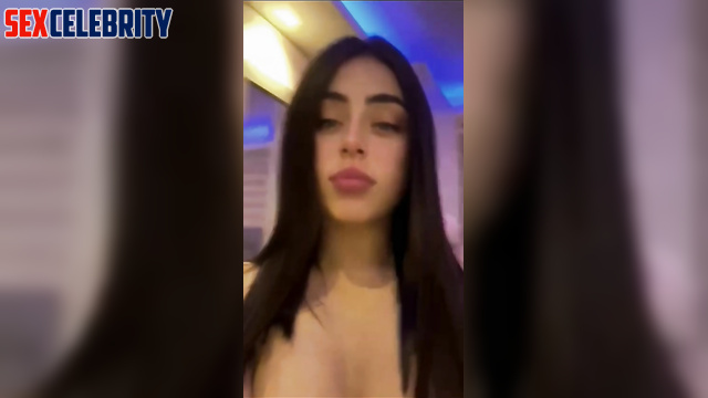 Face Swap Nicki Nicole undresses on camera