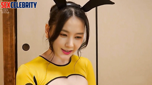 Busty mommy craves for a cock inside - Li Yitong 李一桐 真假的