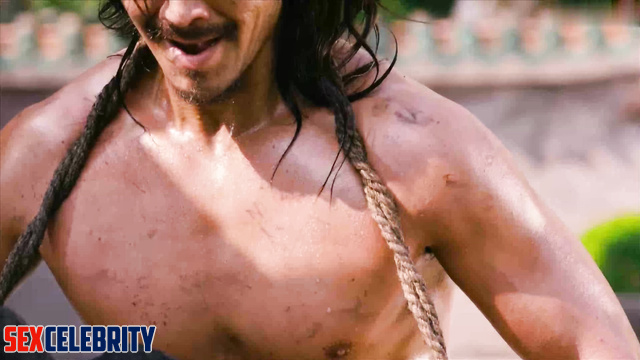 Stunning brunette Tong Liya (佟丽娅) helps the warriors to relax 人工智能