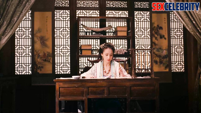 Stunning brunette Tong Liya (佟丽娅) helps the warriors to relax 人工智能