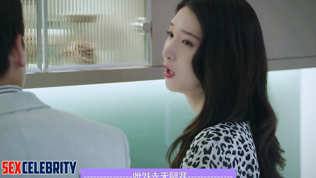 Passionate love in the office lift - Jiang Shuying (江疏影 智能换脸) face swap