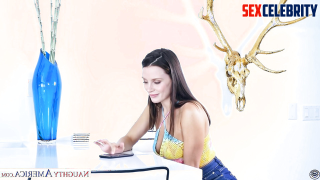 Meeting in a laundromat turned into sex - Jessica Chastain face swap