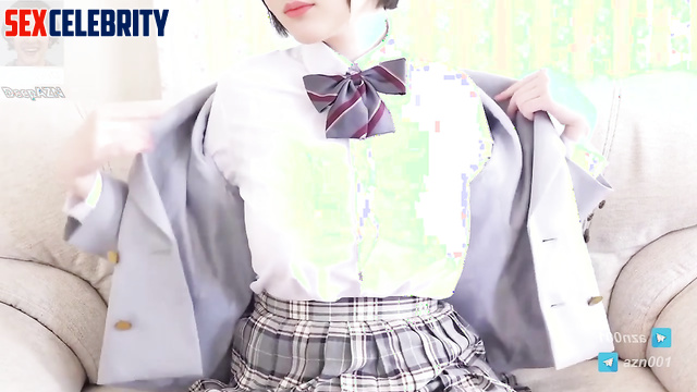 Fake Hearts2Hearts Jiwoo shows big tits 최지우